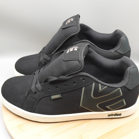 Etnies Adult Mens 10.5 Fader Skate Sneakers Black/Green 4101000203 Flaw - Picture 1 of 10
